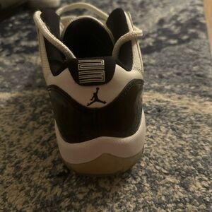 Jordan 11 Retro Low